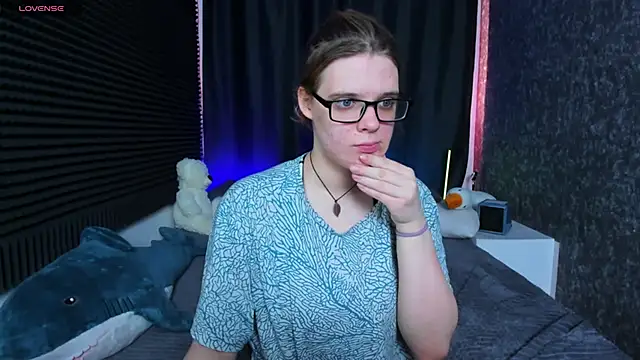 Snapshot of KIKI_Krash chatting on 03-19-25, 10:22 KIKI Krash online show from 03-19-25, 10:22