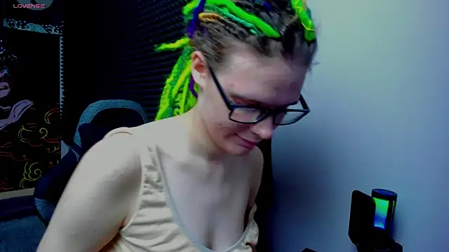 Snapshot of KIKI_Krash chatting on 09-13-25, 10:04 KIKI Krash online show from 09-13-25, 10:04