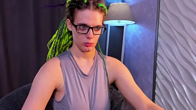 Snapshot of KIKI_Krash chatting on 09-20-25, 10:05 KIKI Krash online show from 09-20-25, 10:05