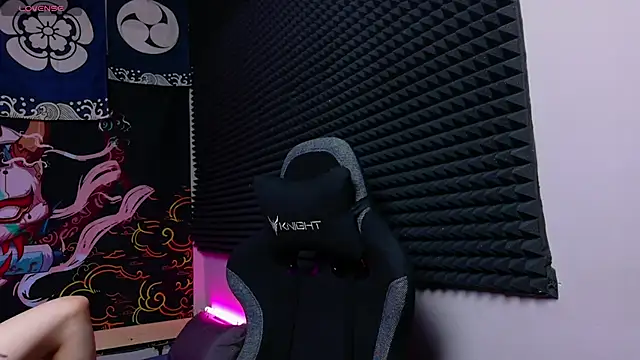 Snapshot of KIKI_Krash chatting on 11-28-25, 10:07 KIKI Krash online show from 11-28-25, 10:07