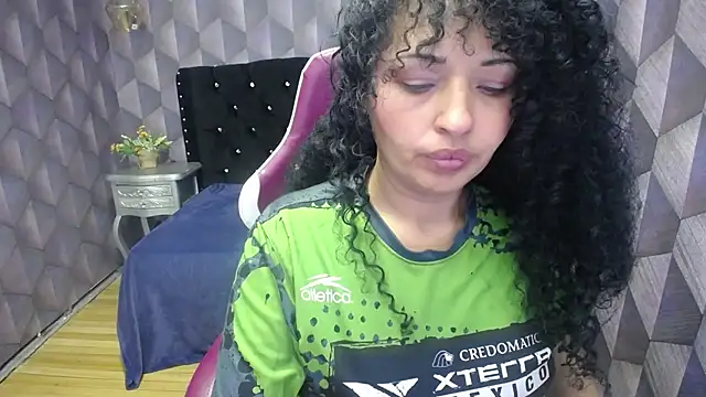 Sofiacowperx online show from 01-25-25, 07:18