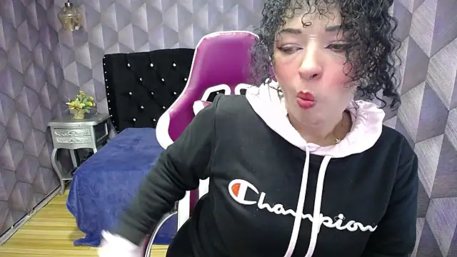 Sofiacowperx online show from 02-04-25, 02:10