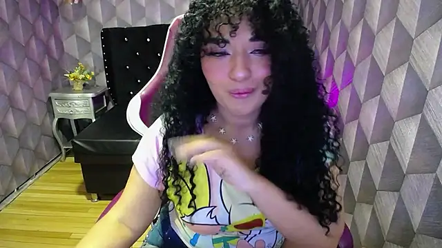 Sofiacowperx online show from 02-07-25, 04:03