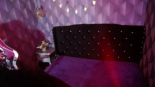 Sofiacowperx online show from 02-12-25, 04:00