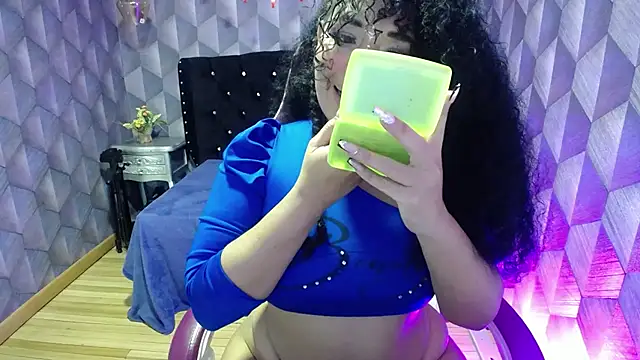 Sofiacowperx online show from 02-15-25, 11:17