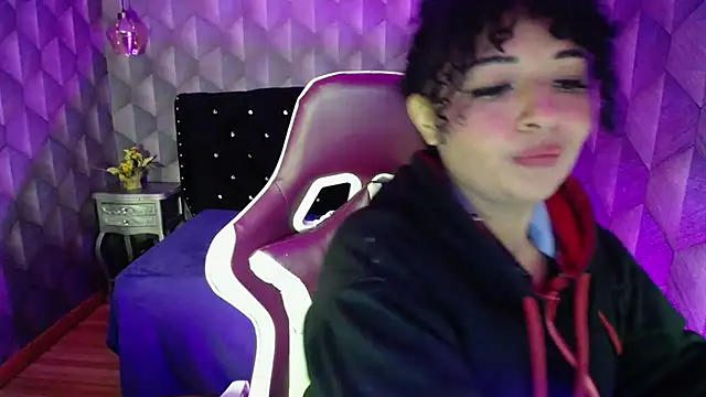 Sofiacowperx online show from 02-19-25, 07:48