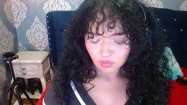 Sofiacowperx online show from 07-30-26, 03:22