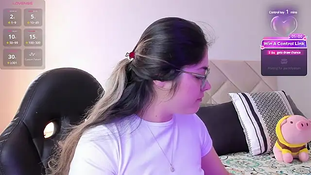 Snapshot of Lau_Bee chatting on 01-16-25, 06:27 Lau Bee online show from 01-16-25, 06:27