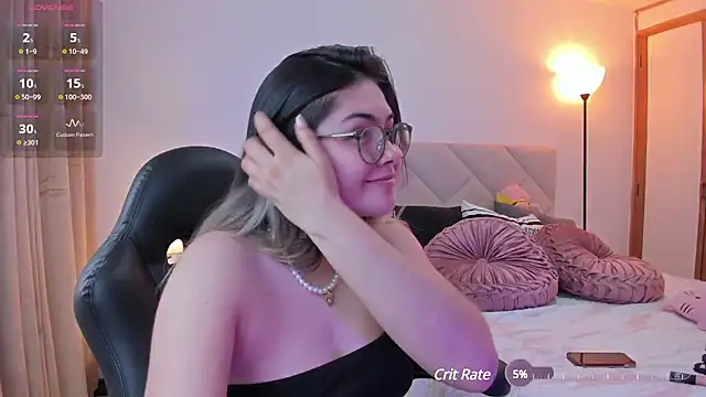 Snapshot of Lau_Bee chatting on 02-04-25, 08:59 Lau Bee online show from 02-04-25, 08:59