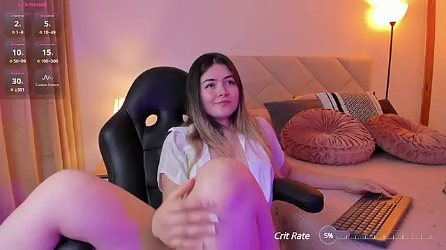 Snapshot of Lau_Bee chatting on 02-16-25, 07:49 Lau Bee online show from 02-16-25, 07:49