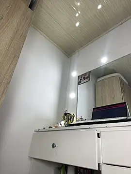 Abigail Cowen online show from 02-16-25, 01:38