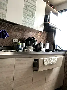 Abigail Cowen online show from 10-31-25, 03:35