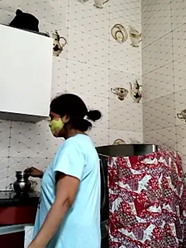 illay love online show from 10-25-25, 05:37