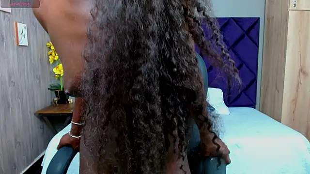 Nahomi-Hill online show from 01-18-25, 11:33