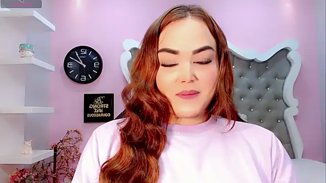 Snapshot of Sophia-Isabella chatting on 02-05-25, 01:58 Sophia-Isabella online show from 02-05-25, 01:58