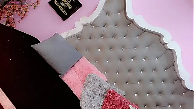 Snapshot of Sophia-Isabella chatting on 02-10-25, 07:49 Sophia-Isabella online show from 02-10-25, 07:49