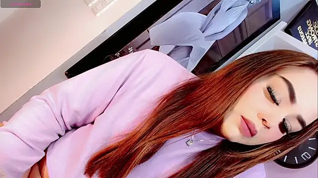 Snapshot of Sophia-Isabella chatting on 03-08-25, 01:06 Sophia-Isabella online show from 03-08-25, 01:06