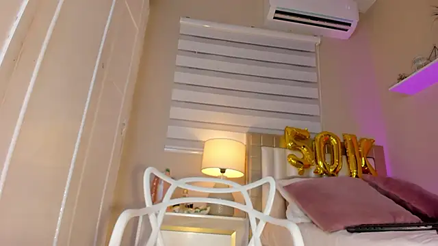 Snapshot of zoe_sky_ chatting on 03-15-25, 11:40 zoe sky online show from 03-15-25, 11:40