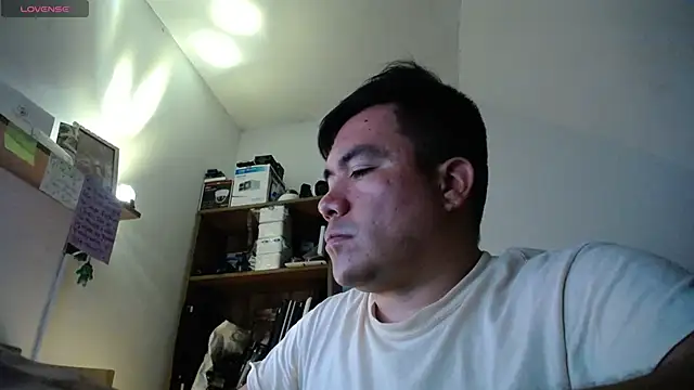 Jhonatan Morales S online show from 05-21-26, 09:22