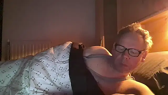 Snapshot of kinkyslet8 chatting on 03-04-26, 05:57 kinkyslet8 online show from 03-04-26, 05:57