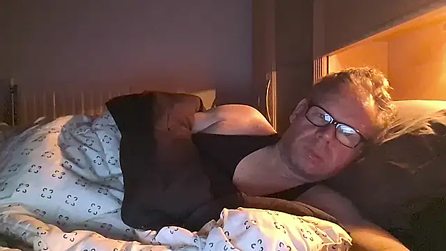 Snapshot of kinkyslet8 chatting on 03-21-26, 05:34 kinkyslet8 online show from 03-21-26, 05:34