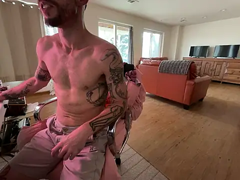 Snapshot of RuffClvb chatting on 12-28-24, 05:46 RuffClvb online show from 12-28-24, 05:46