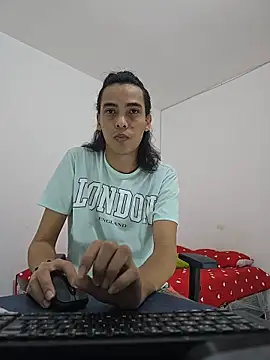 Snapshot of NickSull__ chatting on 12-04-25, 10:29 NickSull online show from 12-04-25, 10:29