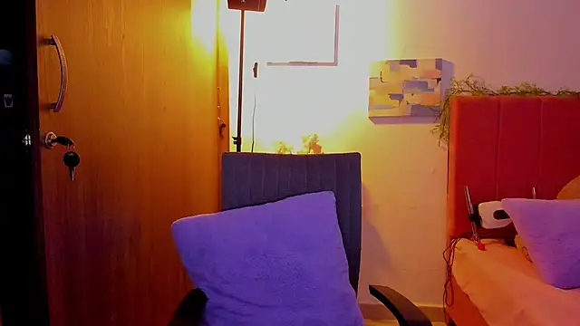 Charlee pink online show from 03-26-26, 08:58