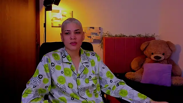 Charlee pink online show from 04-04-26, 01:41