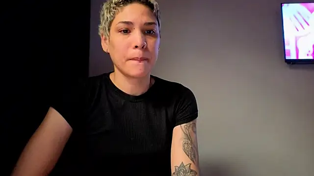 Charlee pink online show from 07-11-26, 03:26