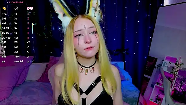 ElswythCovil online show from 09-17-25, 04:03