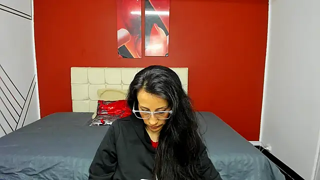 Snapshot of Abrillee1 chatting on 02-13-25, 10:43 Abrillee1 online show from 02-13-25, 10:43