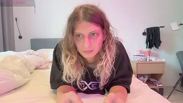 Alice Pinkhead online show from 11-17-25, 06:52