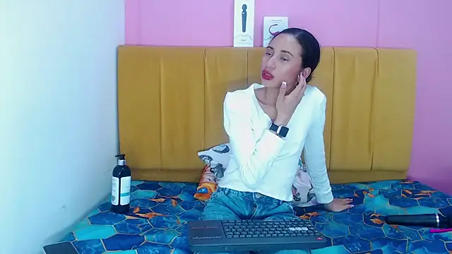 Snapshot of angelinabrookcm101 chatting on 12-21-24, 05:14 angelinabrookcm101 online show from 12-21-24, 05:14