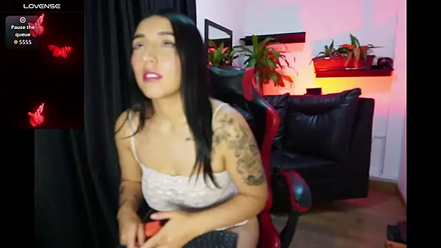 amy fox2 online show from 11-18-25, 02:54