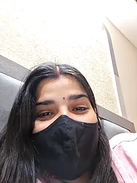 Snapshot of aaliya_bhattt chatting on 10-31-25, 07:31 aaliya bhattt online show from 10-31-25, 07:31