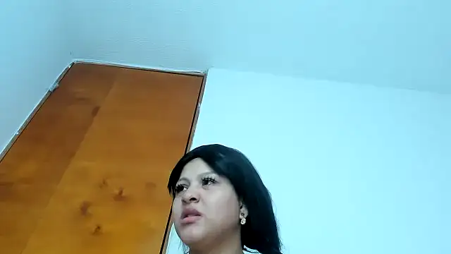 Natalycarter online show from 10-19-25, 05:02