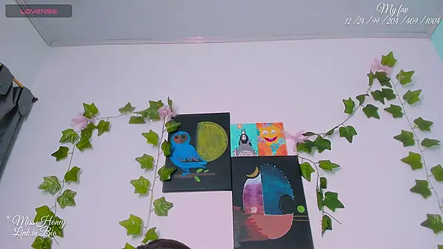 Snapshot of Mxss_Honey chatting on 09-19-25, 09:22 Mxss Honey online show from 09-19-25, 09:22