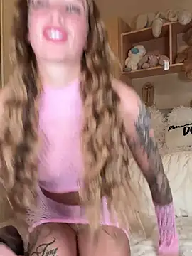 cydneyxox online show from 04-12-26, 11:37