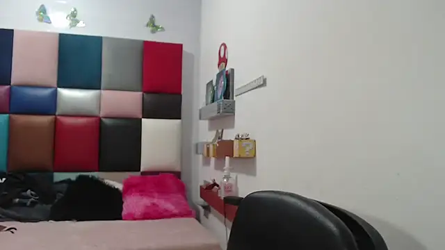 lily jamesx online show from 01-22-25, 09:32