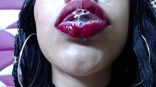 lily jamesx online show from 02-24-25, 10:36