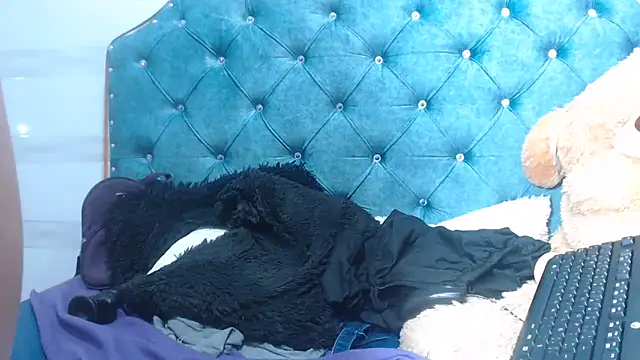 lily jamesx online show from 02-28-25, 01:47