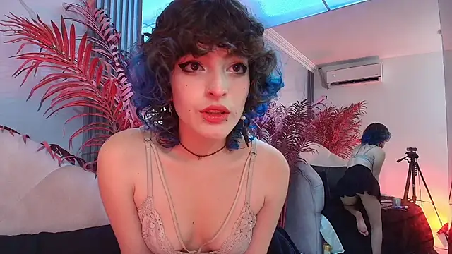 EvaHalsey online show from 11-05-25, 07:36