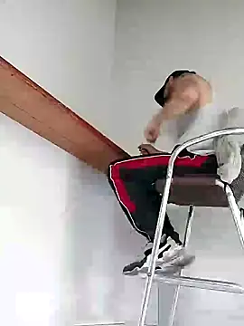 AndresSmith   online show from 01-03-25, 07:50