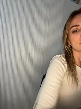 Snapshot of Milla__one chatting on 11-02-25, 09:55 Milla one online show from 11-02-25, 09:55