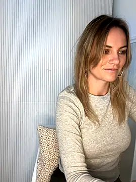 Snapshot of Milla__one chatting on 11-17-25, 10:54 Milla one online show from 11-17-25, 10:54