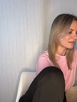 Snapshot of Milla__one chatting on 02-17-26, 02:57 Milla one online show from 02-17-26, 02:57