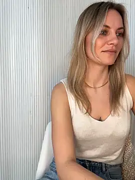 Snapshot of Milla__one chatting on 03-10-26, 08:19 Milla one online show from 03-10-26, 08:19