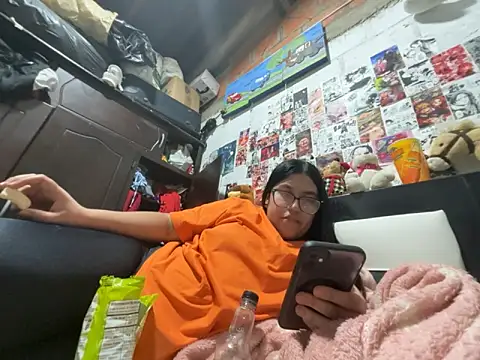 dafne19  online show from 04-14-26, 04:40