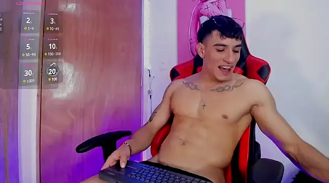 Snapshot of joseph_boy chatting on 02-05-25, 03:31 joseph boy online show from 02-05-25, 03:31